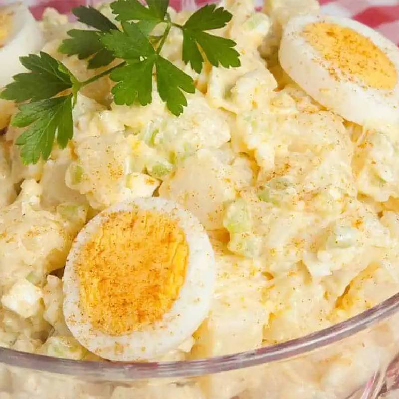 Ensalada Papas y Huevos / סלט תפוחי אדמה וביצים עם אפונה